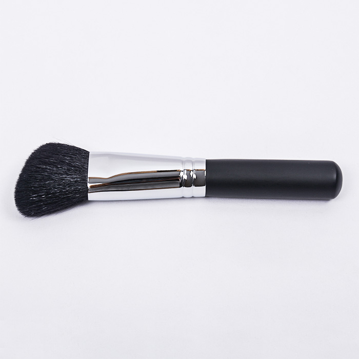 Luxury Natural Black Goat Hair Angled Brush Head Makeup Brush For Blush Contour Brush